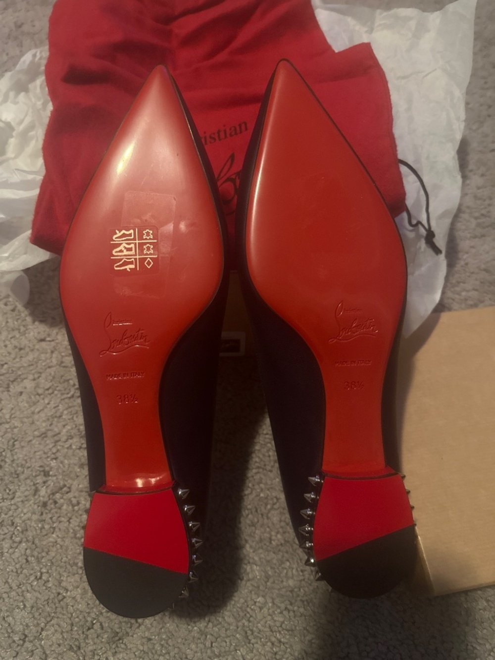 Christian Louboutin - Picture 3 of 4